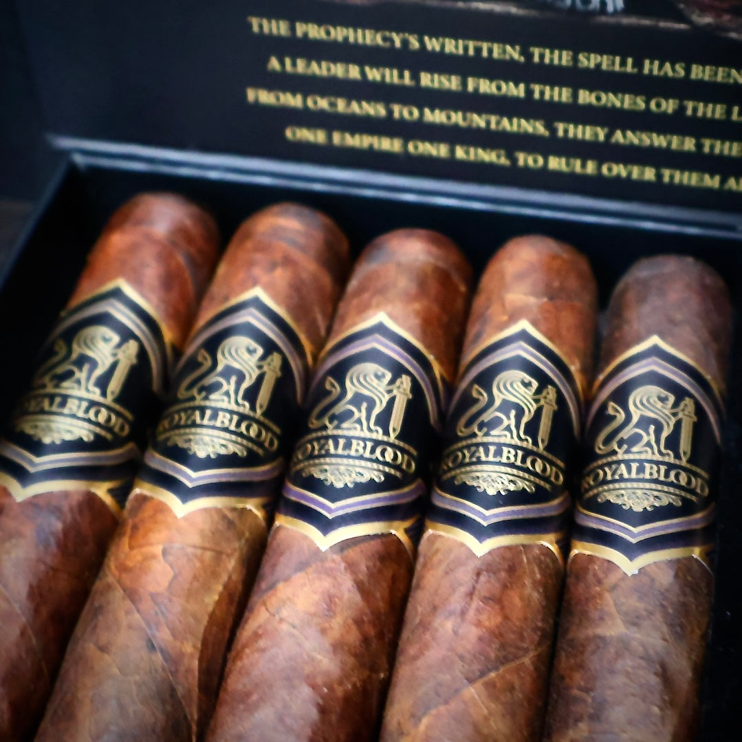 Royal Blood - Dagger and Cigars Gift Box