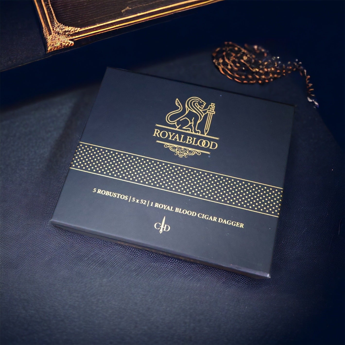 Royal Blood - Dagger and Cigars Gift Box