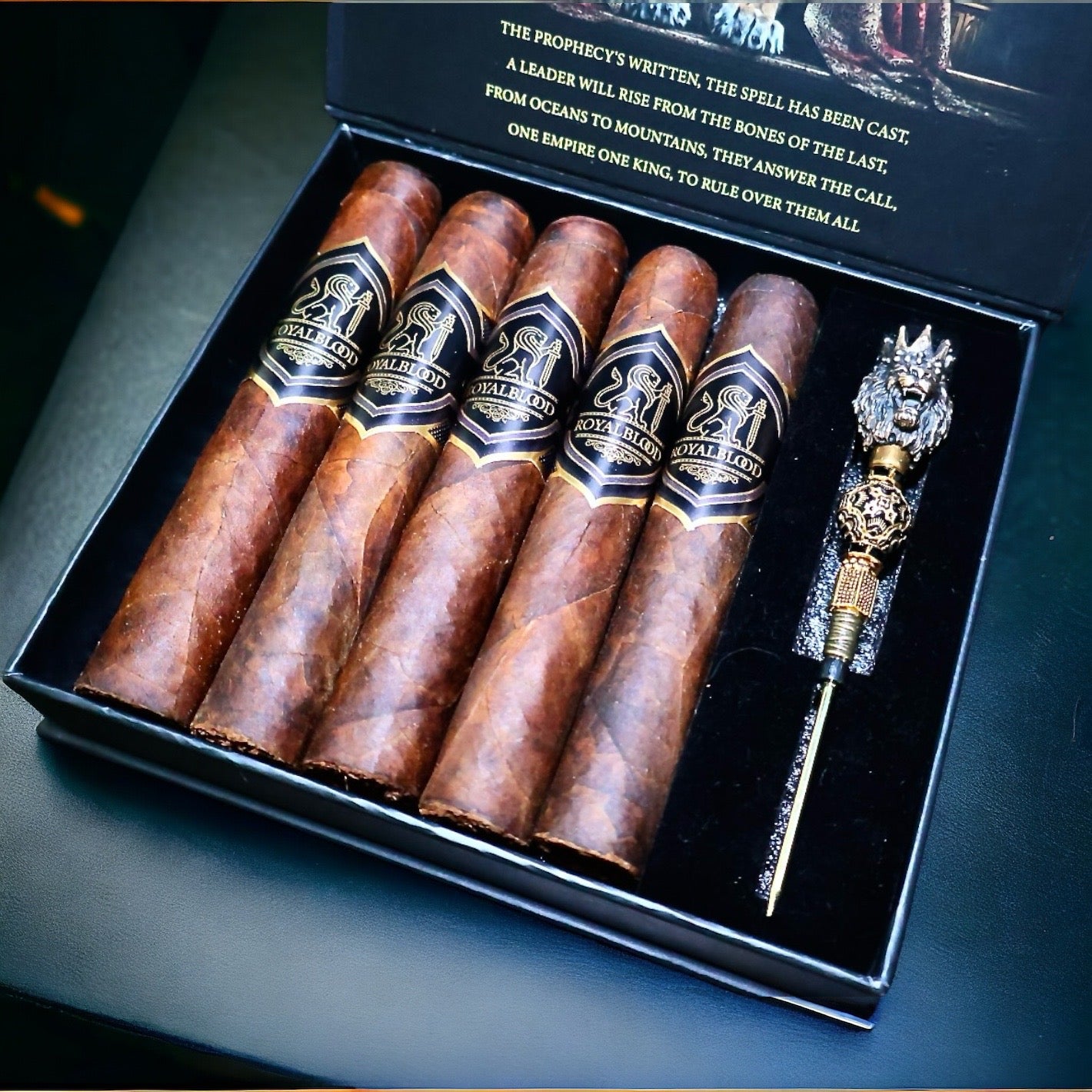 Royal Blood - Dagger and Cigars Gift Box – King of the Leaf
