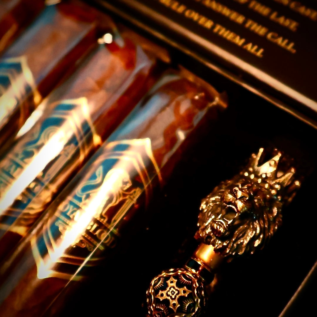 Royal Blood - Dagger and Cigars Gift Box