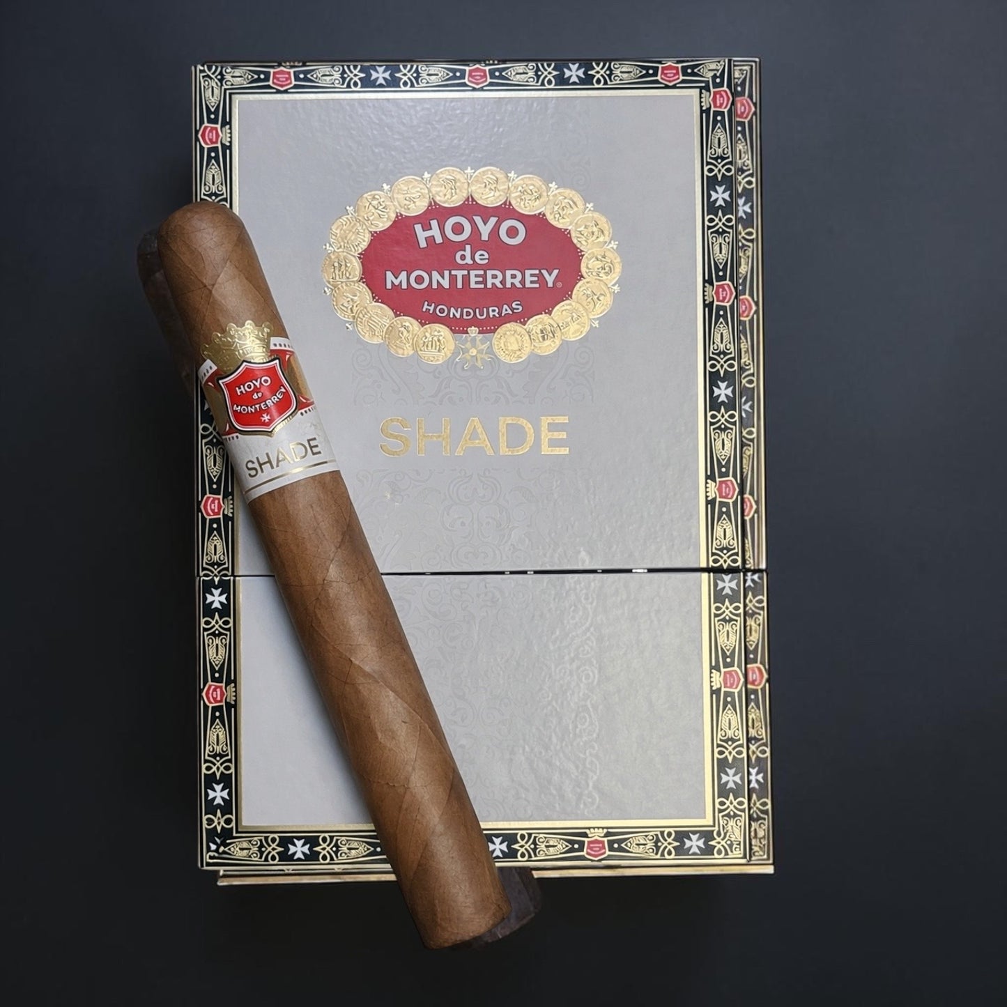 Hoyo de Monterrey SHADE/ROJO/OSCURO BOX OF 10