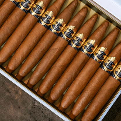Warped Isla Del Cocodrilo Blanco Limited Edition